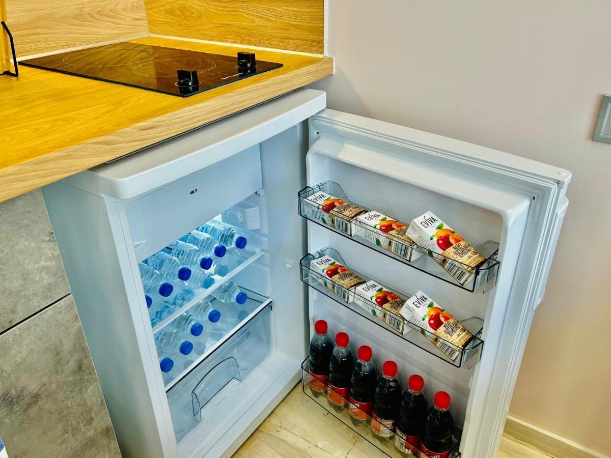 Port Twins Suites No1 피레아스 외부 사진